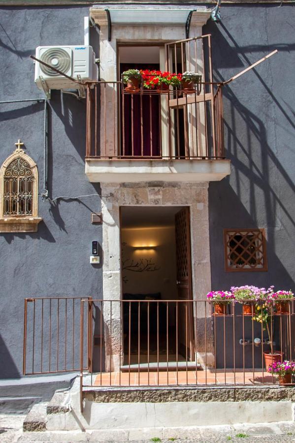 La Casetta In Centro By Sicily In Home Catania Luaran gambar