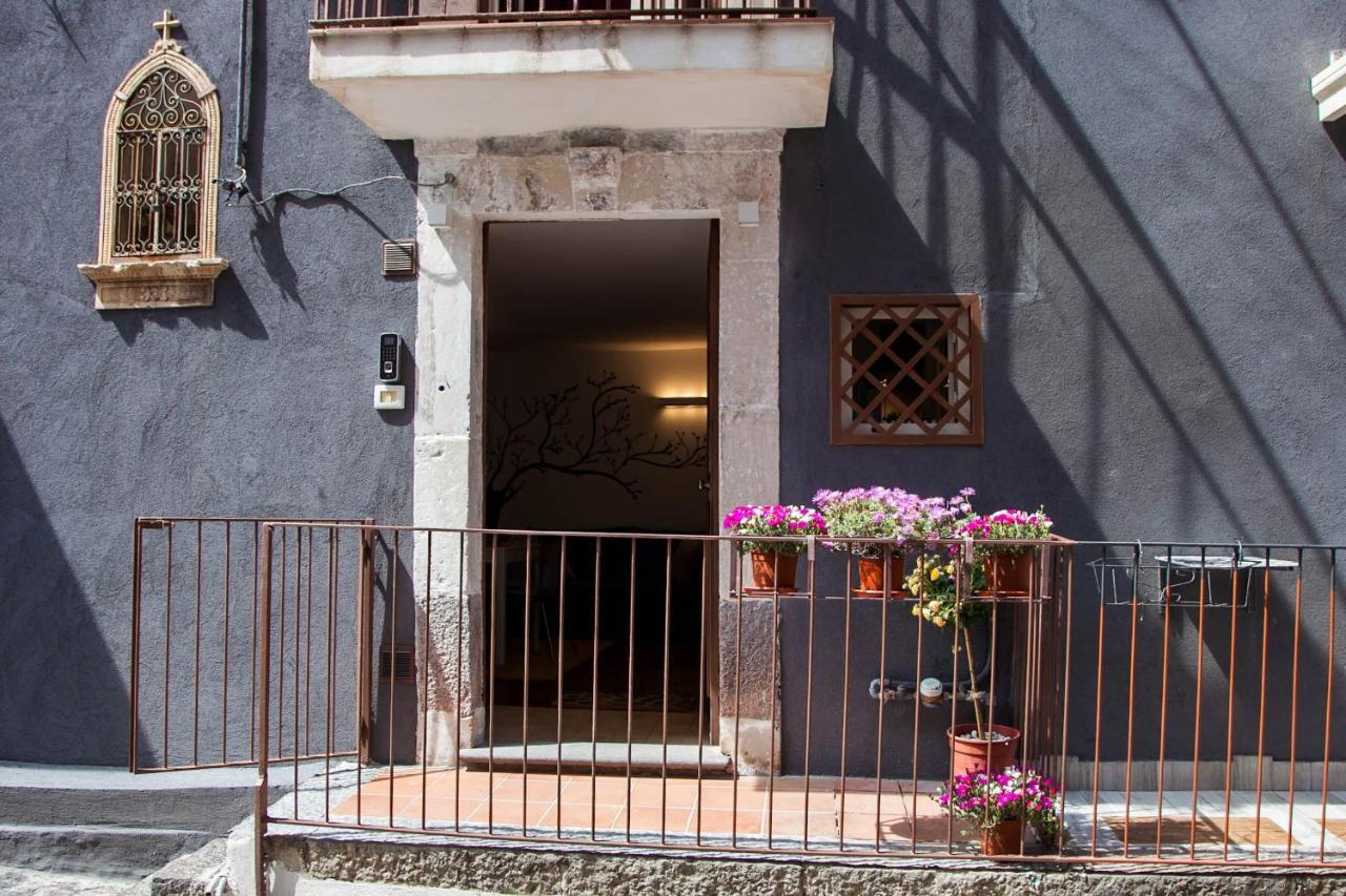 La Casetta In Centro By Sicily In Home Catania Luaran gambar